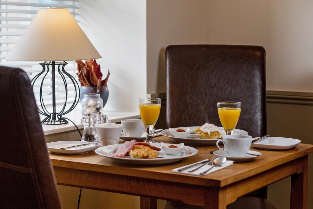 Hotel The Coach House Brecon Esterno foto