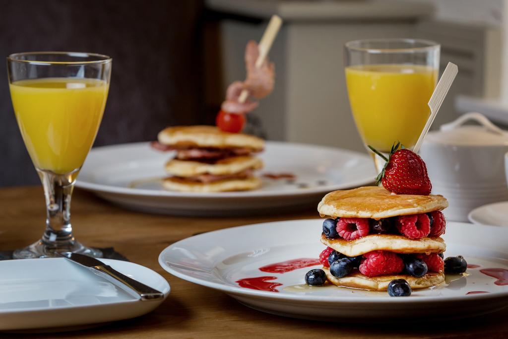 Hotel The Coach House Brecon Esterno foto
