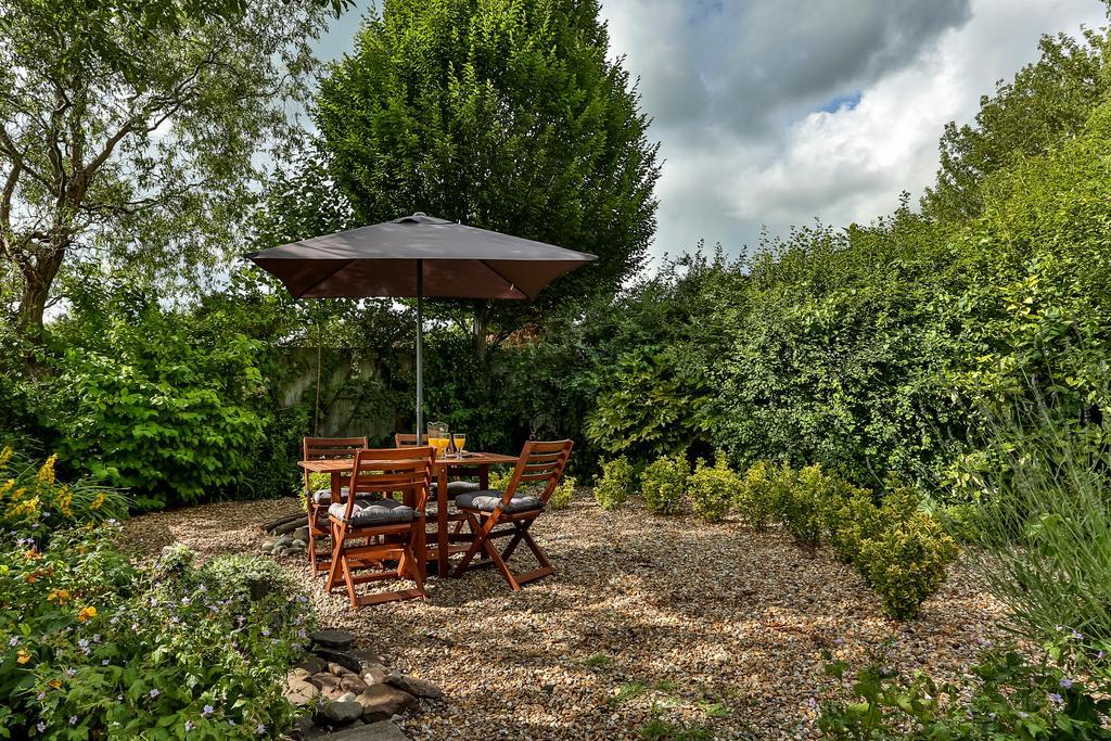 Hotel The Coach House Brecon Esterno foto
